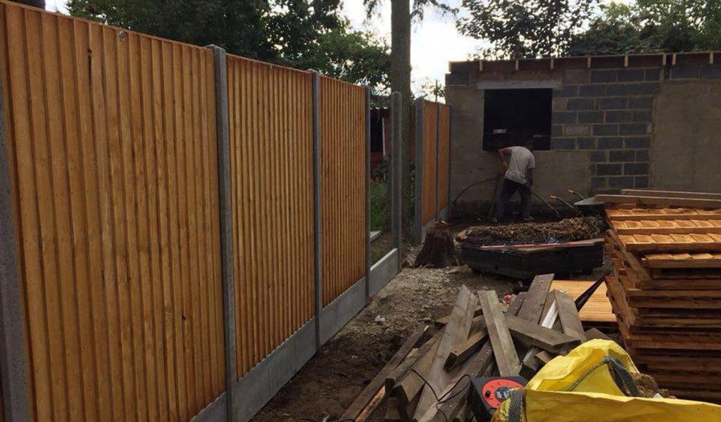Side access and boundary area during exterior works